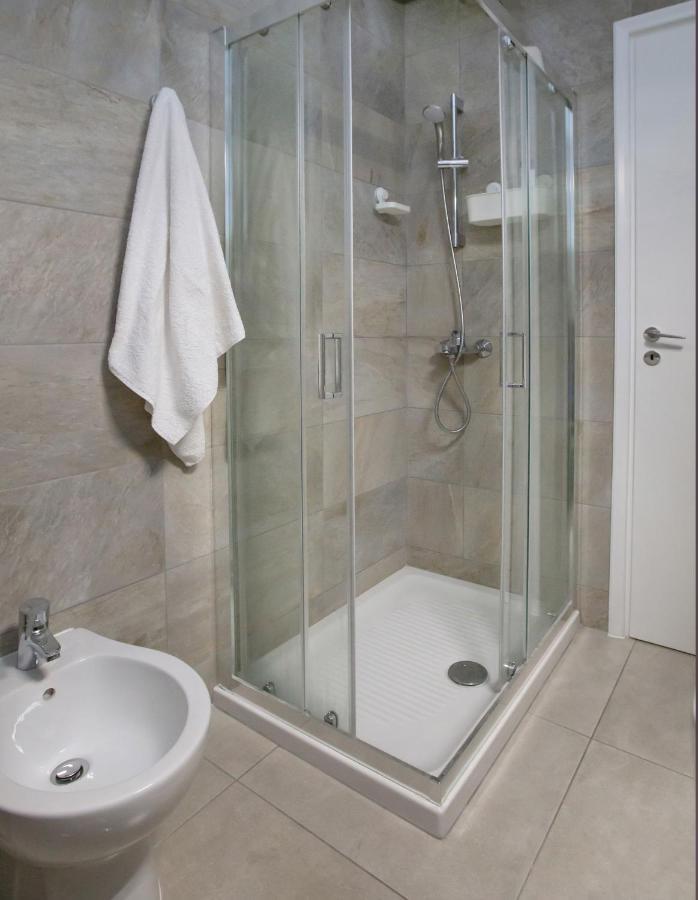 אתונה Isora Apartment By Ghh מראה חיצוני תמונה